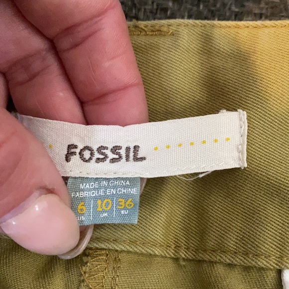 Fossil Cuffed Hem Button Pocket Green Khaki Shorts - Picture 10 of 12